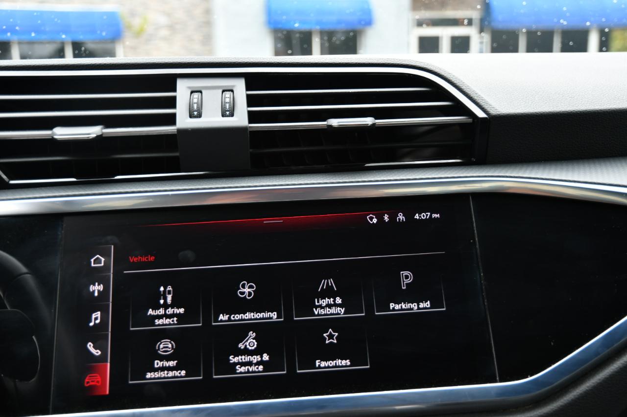 Audi Q3 S line Premium 45 TFSI quattro 2024