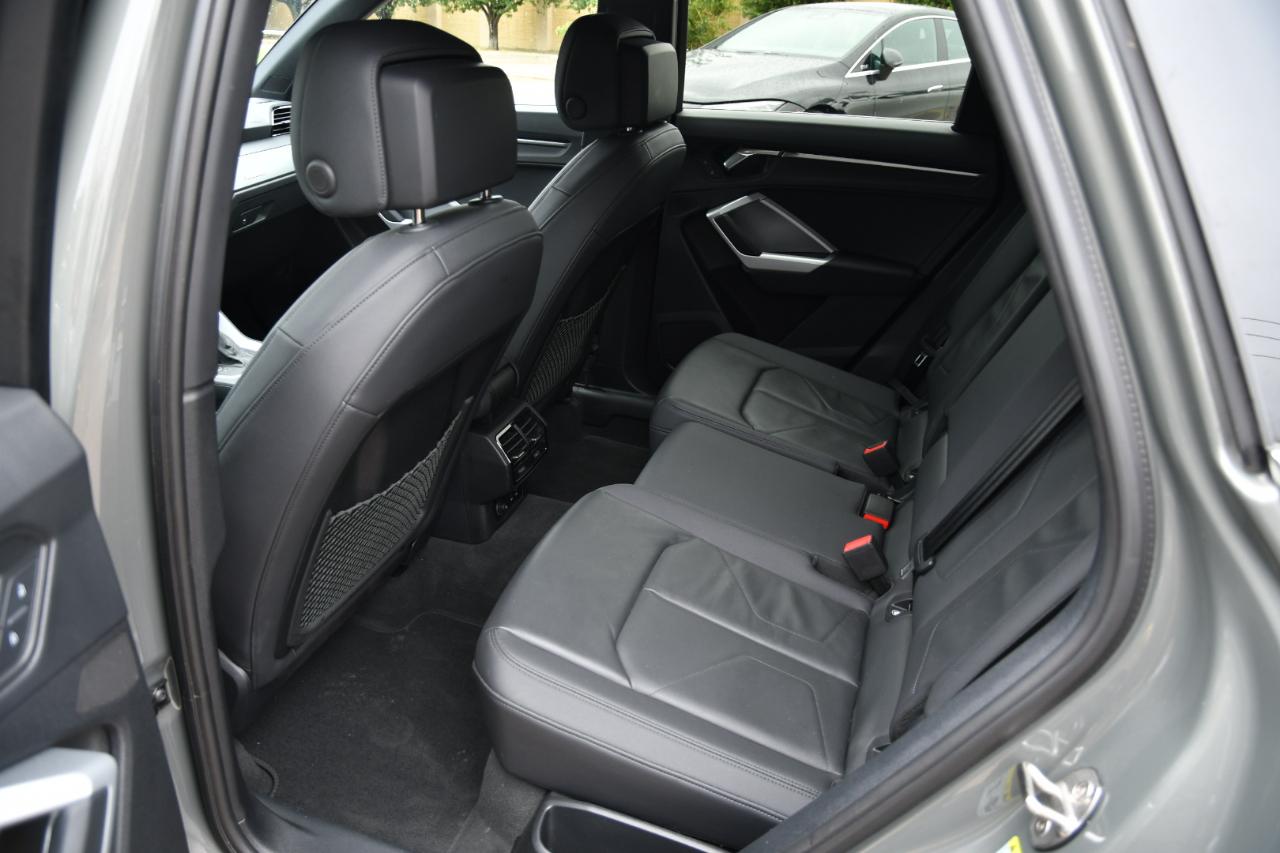 Audi Q3 S line Premium 45 TFSI quattro 2024