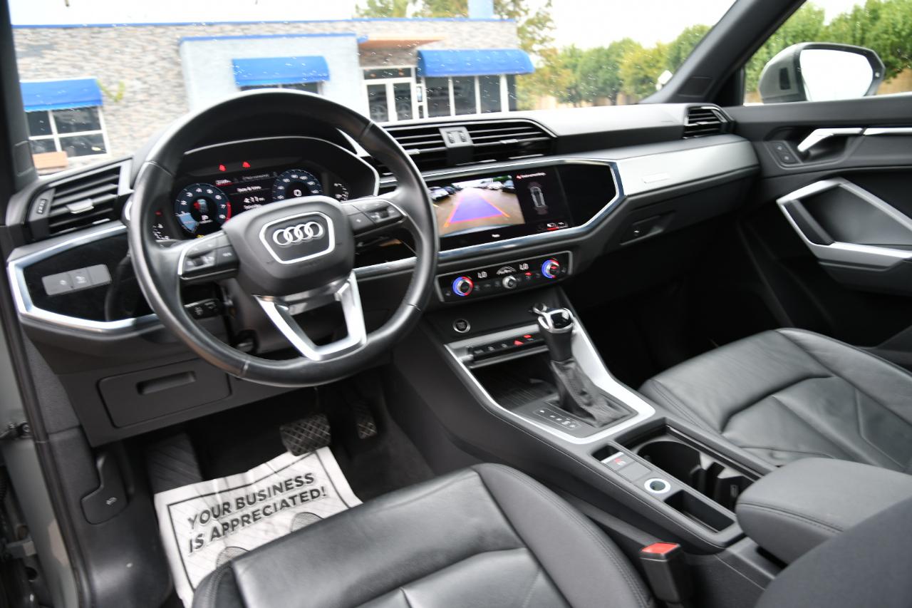 Audi Q3 S line Premium 45 TFSI quattro 2024