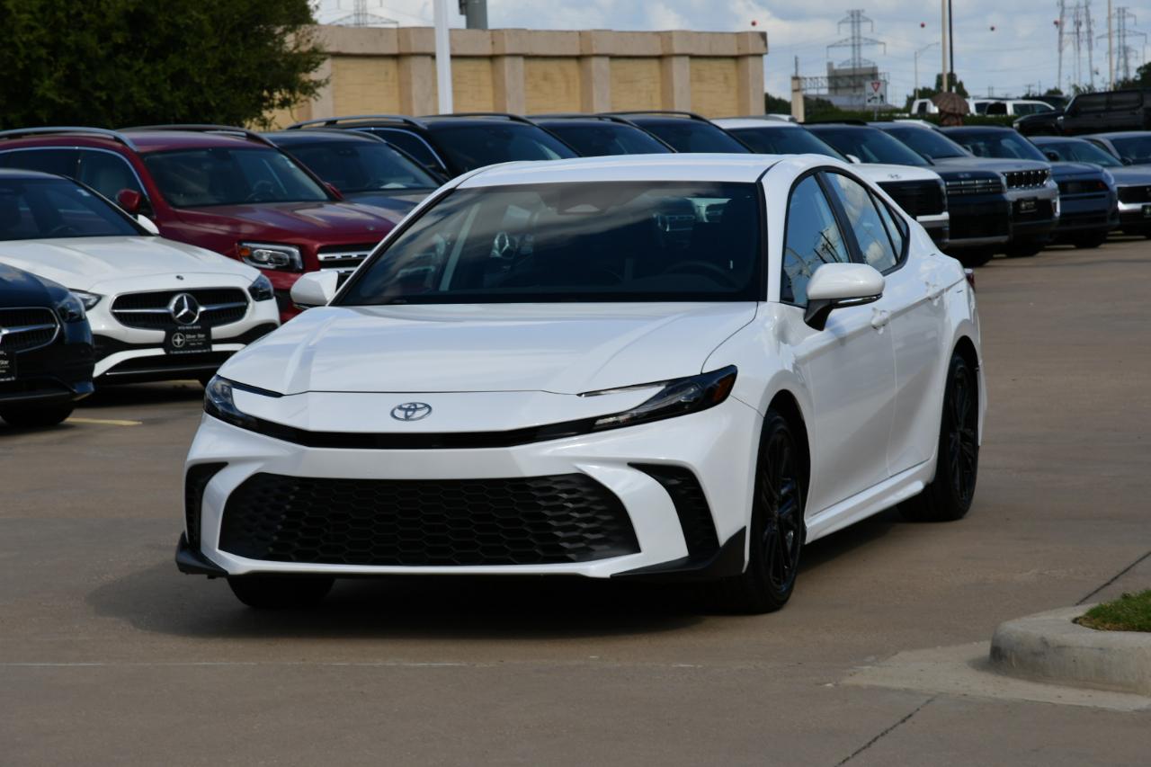 Toyota Camry Nightshade (Natl) 2026