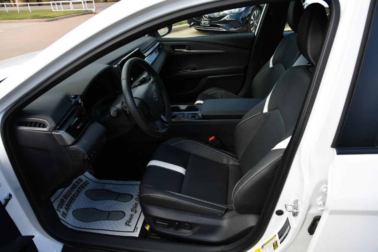 Toyota Camry Nightshade (Natl) 2026