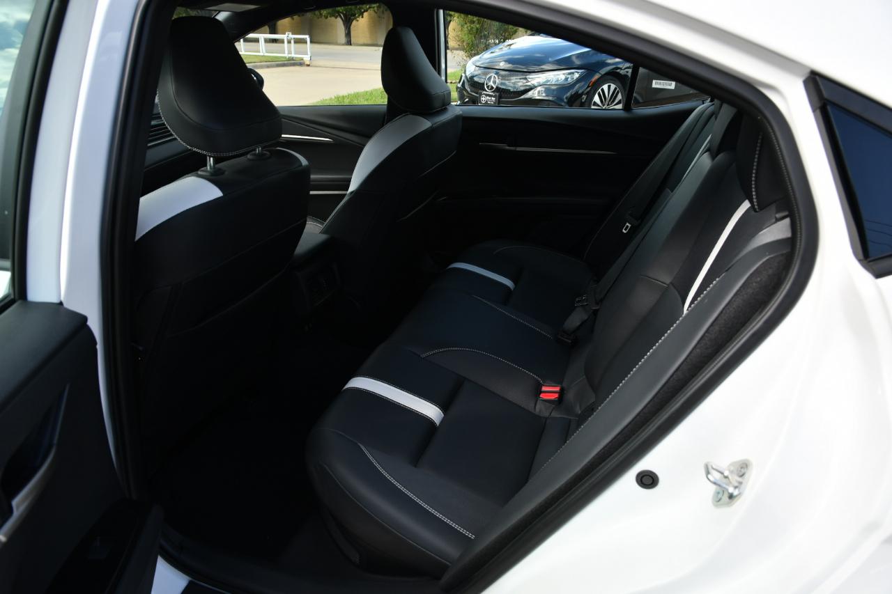 Toyota Camry Nightshade (Natl) 2026
