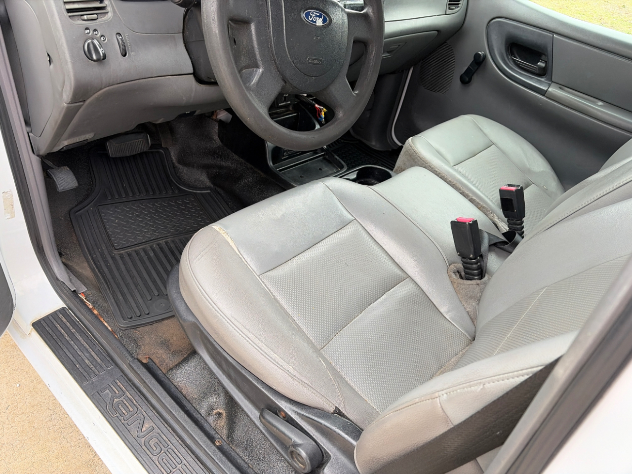 Ford Ranger XL 2.3L 2WD 2004