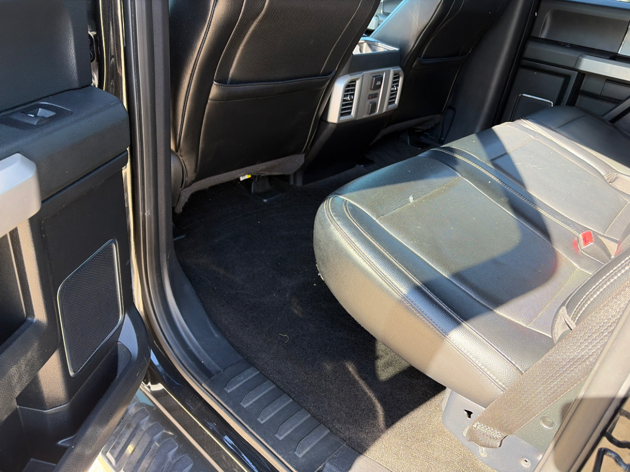 Ford F-150 4WD SuperCrew 157" Lariat 2015