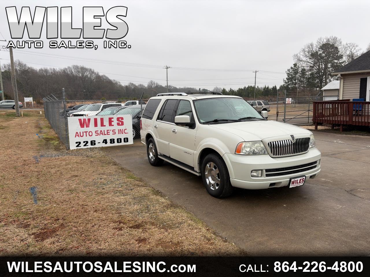 2005 Lincoln Navigator Luxury 2WD