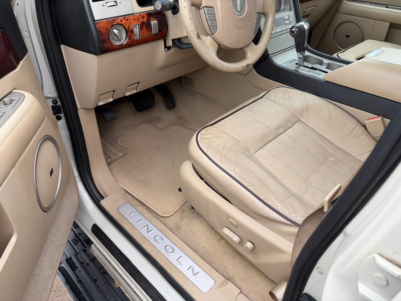 Lincoln Navigator Luxury 2WD 2005