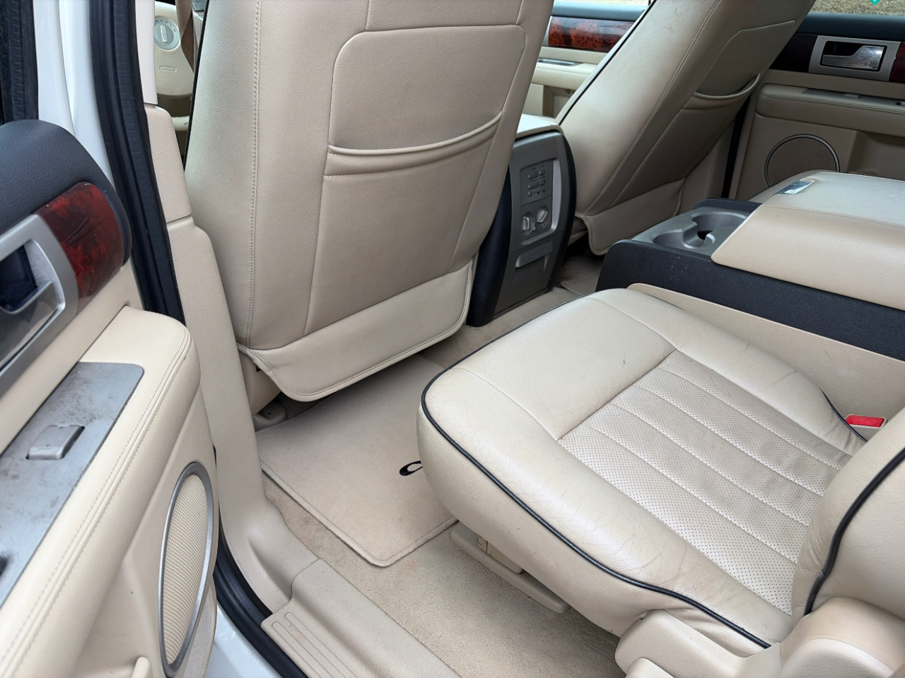 Lincoln Navigator Luxury 2WD 2005