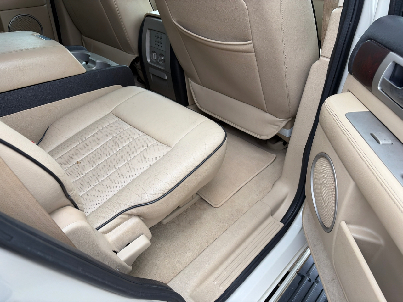 Lincoln Navigator Luxury 2WD 2005