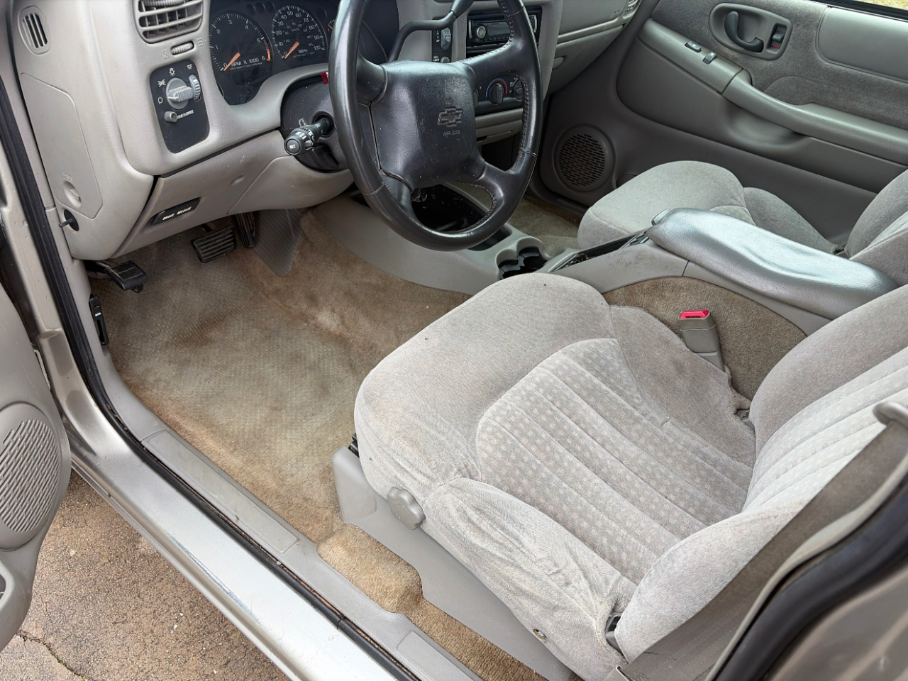 Chevrolet Blazer 4-Door 2WD LS 2002