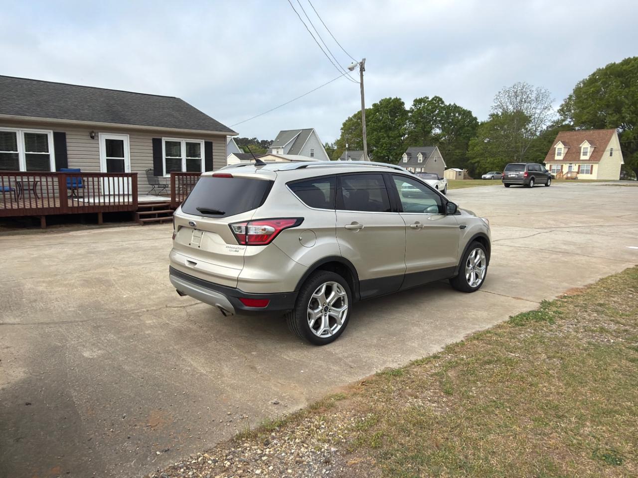 Ford Escape Titanium 4WD 2018