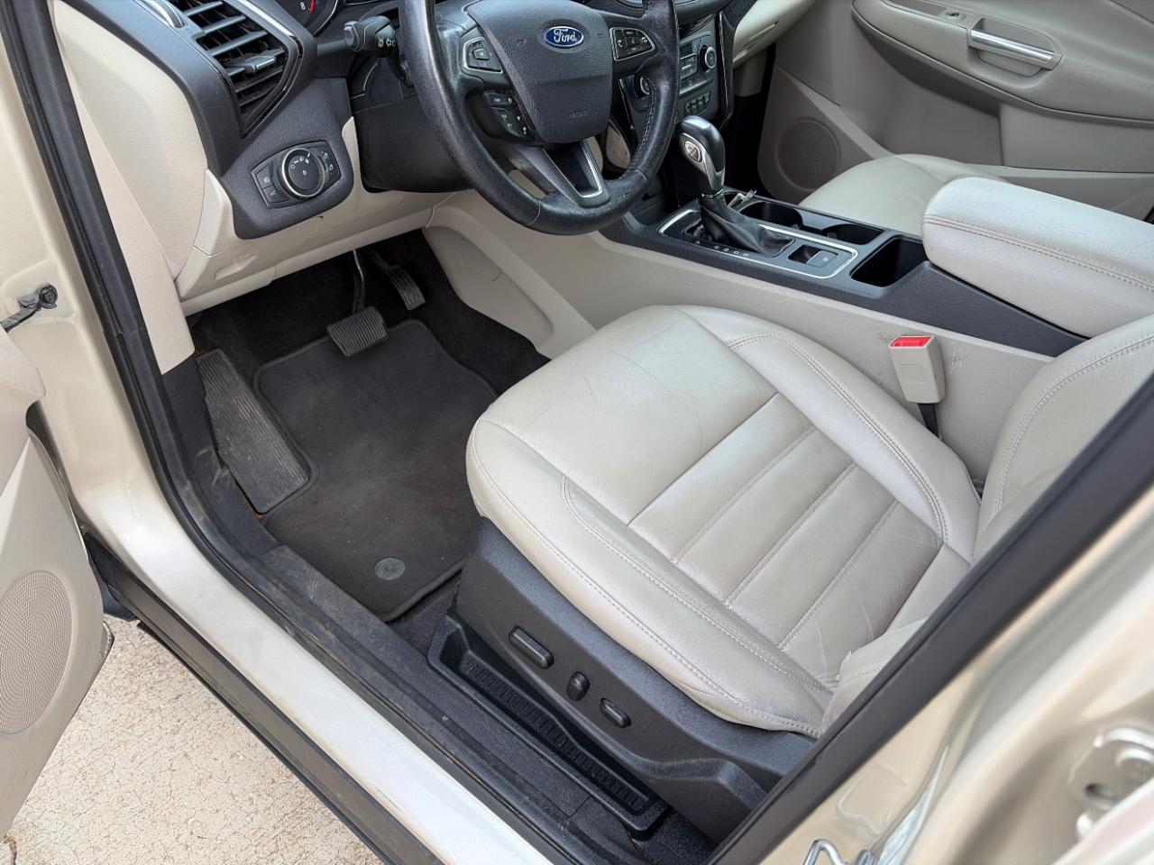 Ford Escape Titanium 4WD 2018