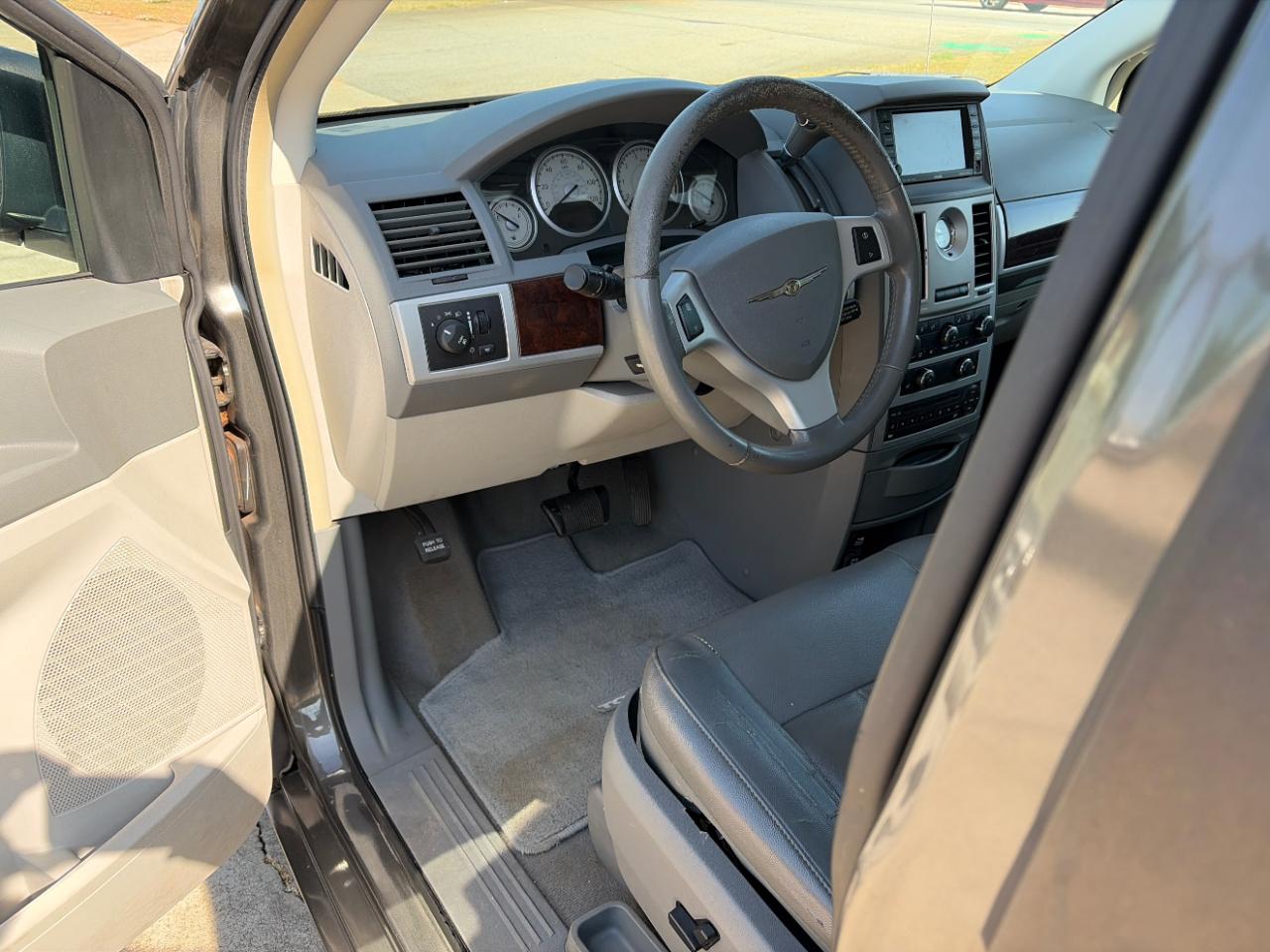 Chrysler Town & Country Touring 2010