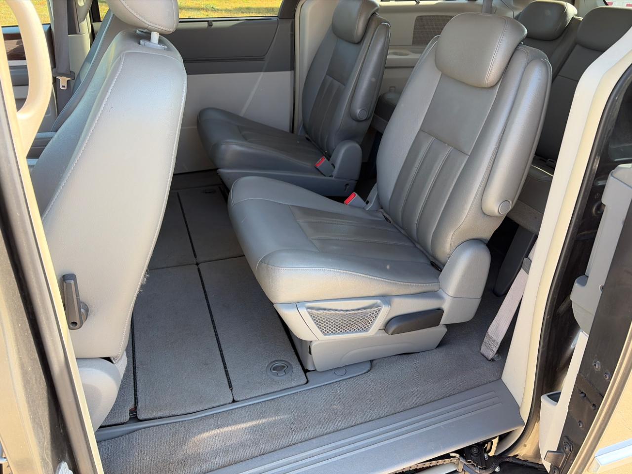 Chrysler Town & Country Touring 2010