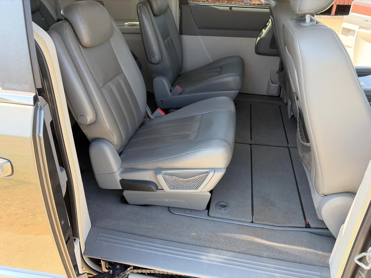 Chrysler Town & Country Touring 2010