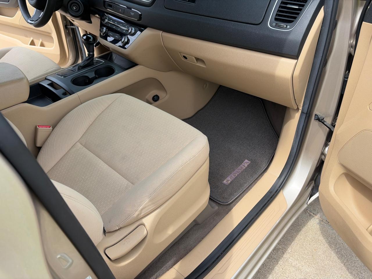 Kia Sedona LX 2017