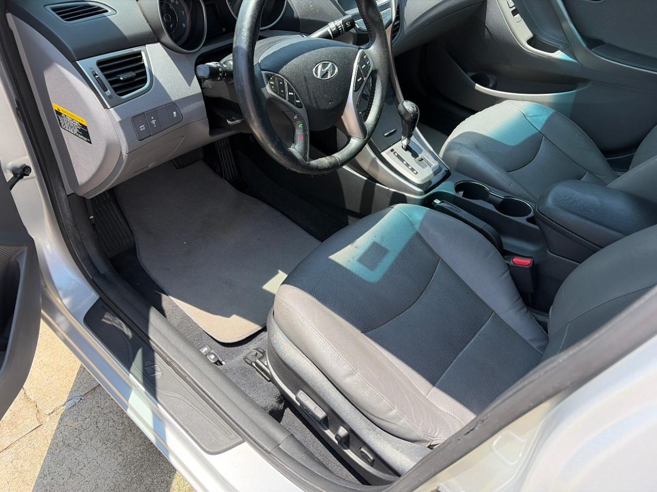 Hyundai Elantra Limited 2013