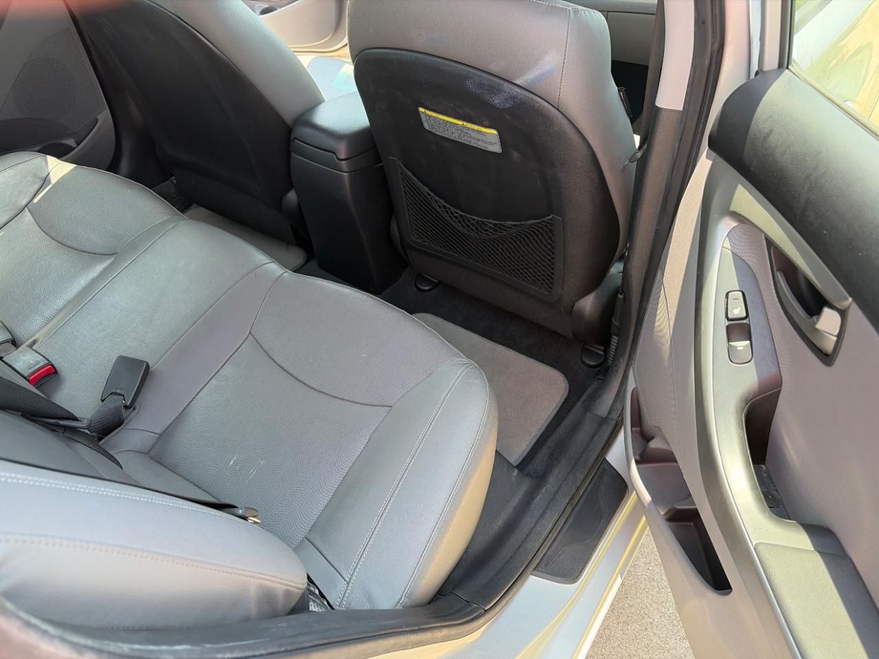Hyundai Elantra Limited 2013