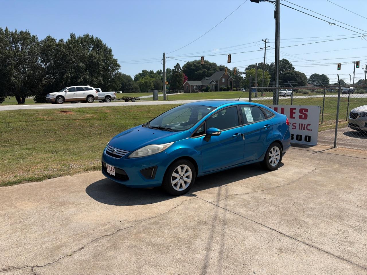 Ford Fiesta SE Sedan 2013