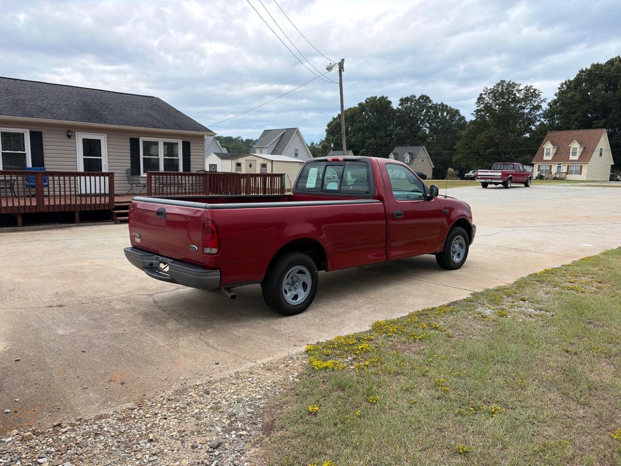 Ford F-150 XL Short Bed 2WD 2001