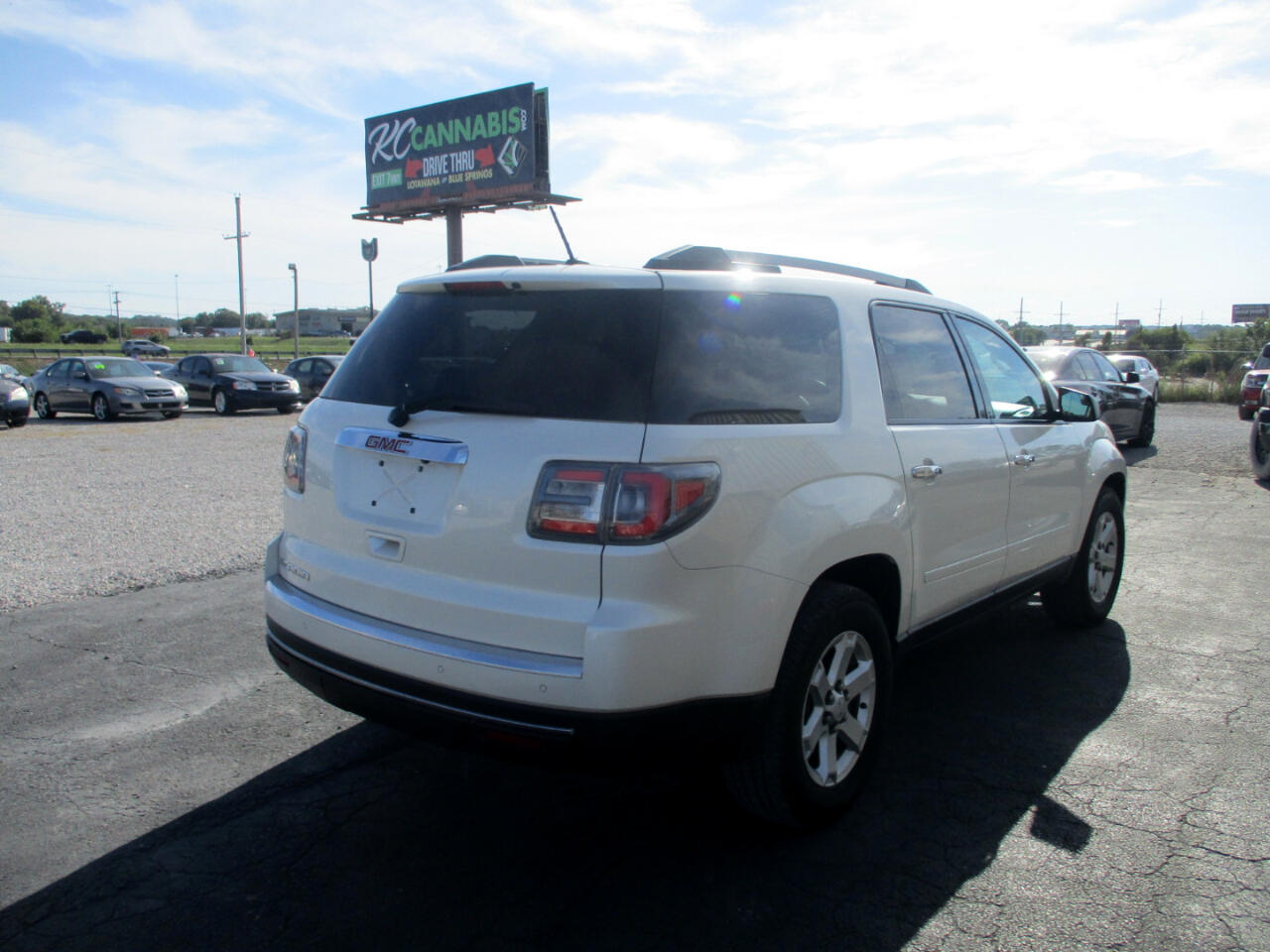 2014 Gmc Acadia SLE photo 2