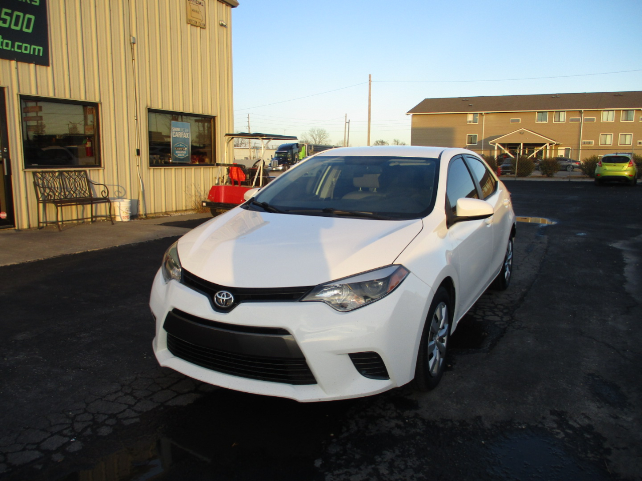 2015 Toyota Corolla LE's photo