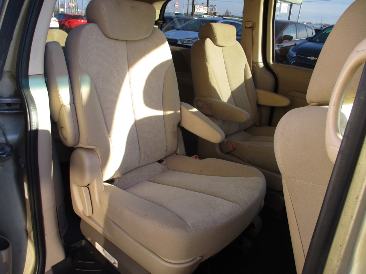 Kia Sedona LX LWB 2010
