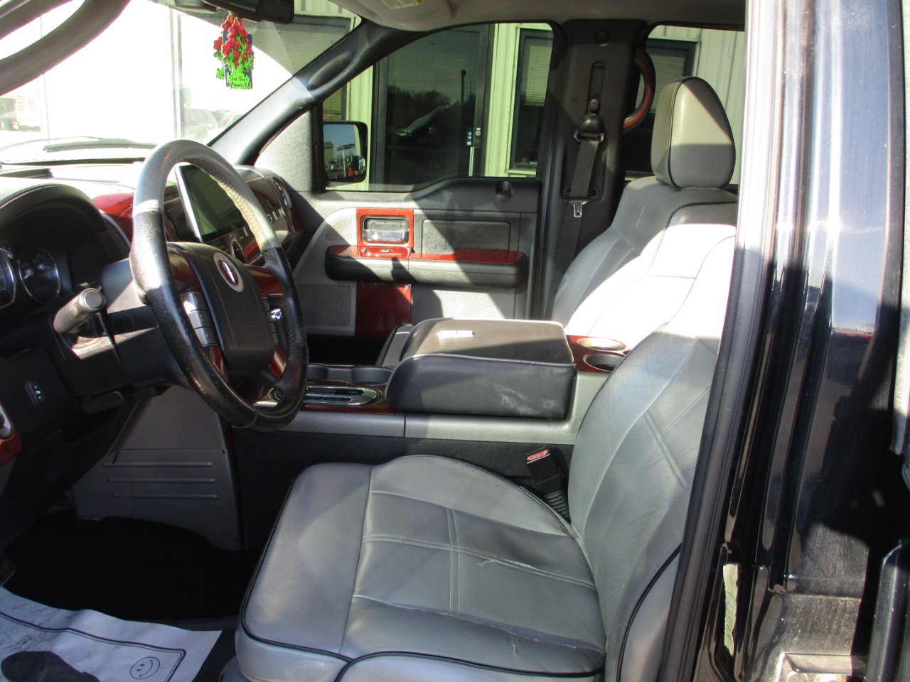 Lincoln Mark LT 2WD 2006