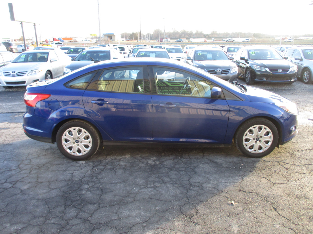 Ford Focus SE Sedan 2012