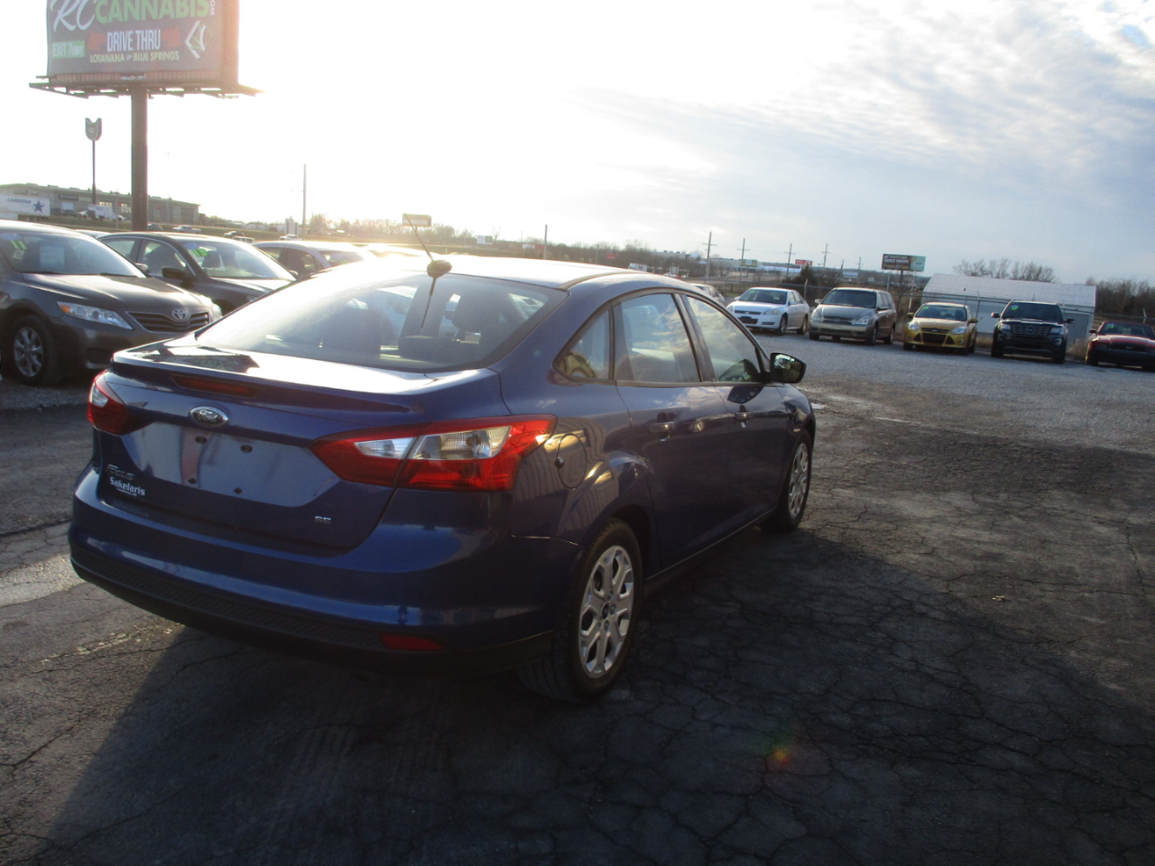 Ford Focus SE Sedan 2012