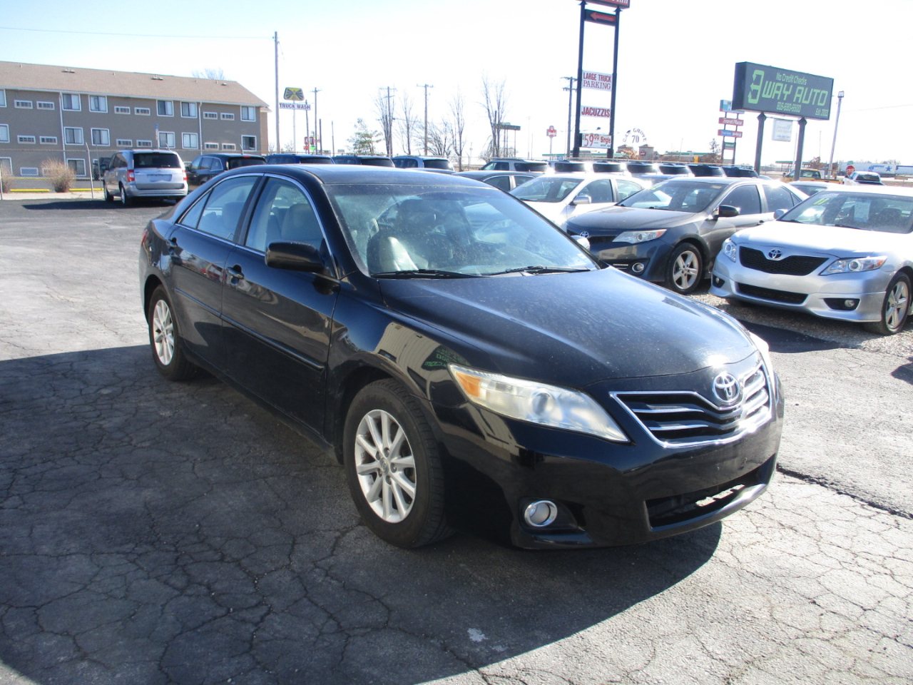 Toyota Camry Base 6-Spd AT 2011