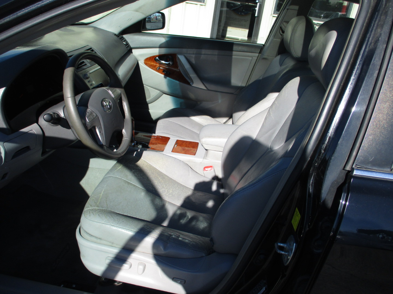 Toyota Camry Base 6-Spd AT 2011