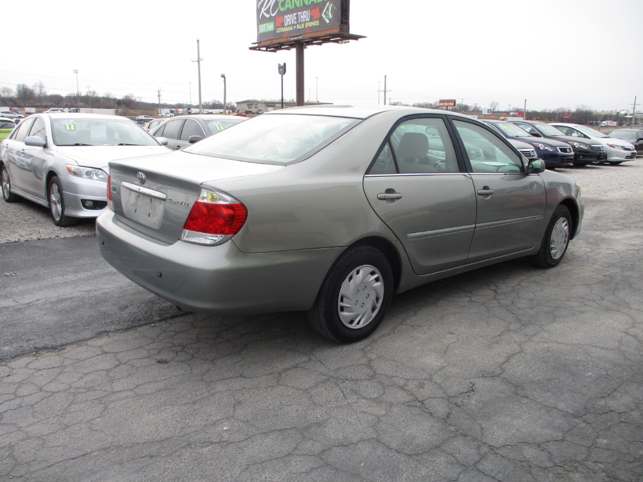 Toyota Camry LE 2005