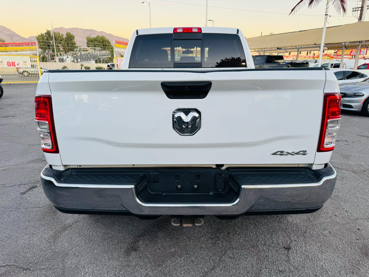 RAM 2500 Tradesman 4x4 Crew Cab 6'4" Box 2022