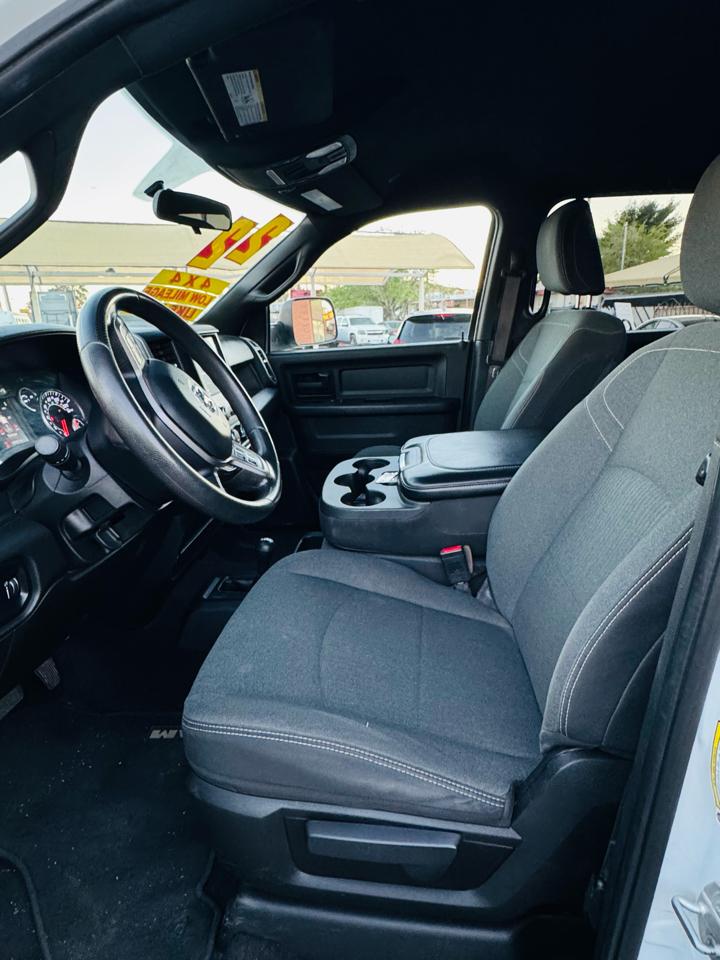 RAM 2500 Tradesman 4x4 Crew Cab 6'4" Box 2022