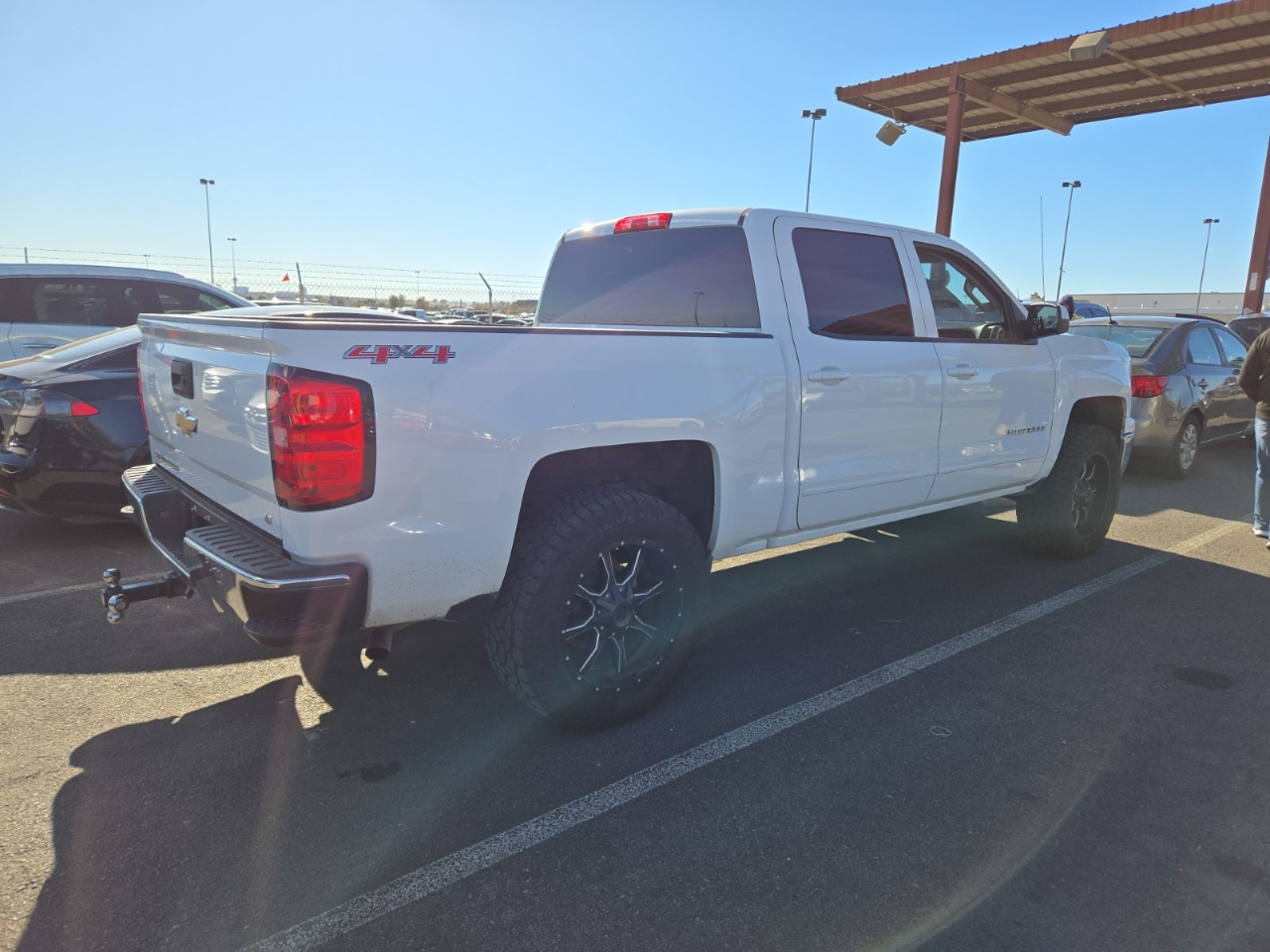 Chevrolet Silverado 1500 4WD Crew Cab 143.5" LT w/1LT 2015