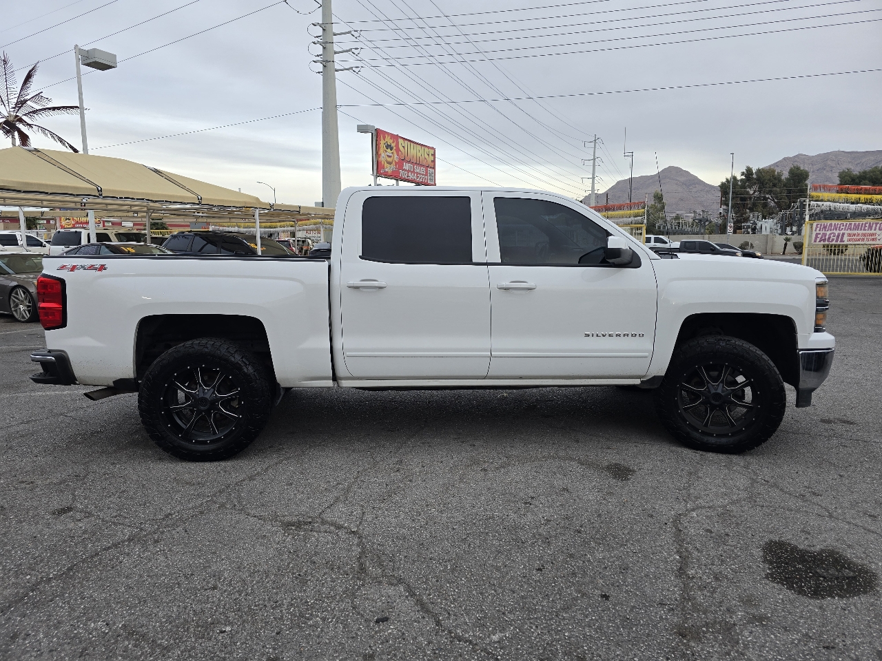 Chevrolet Silverado 1500 4WD Crew Cab 143.5" LT w/1LT 2015