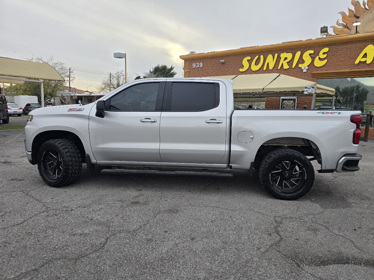 Chevrolet Silverado 1500 4WD Crew Cab 147" LT w/1LT 2021