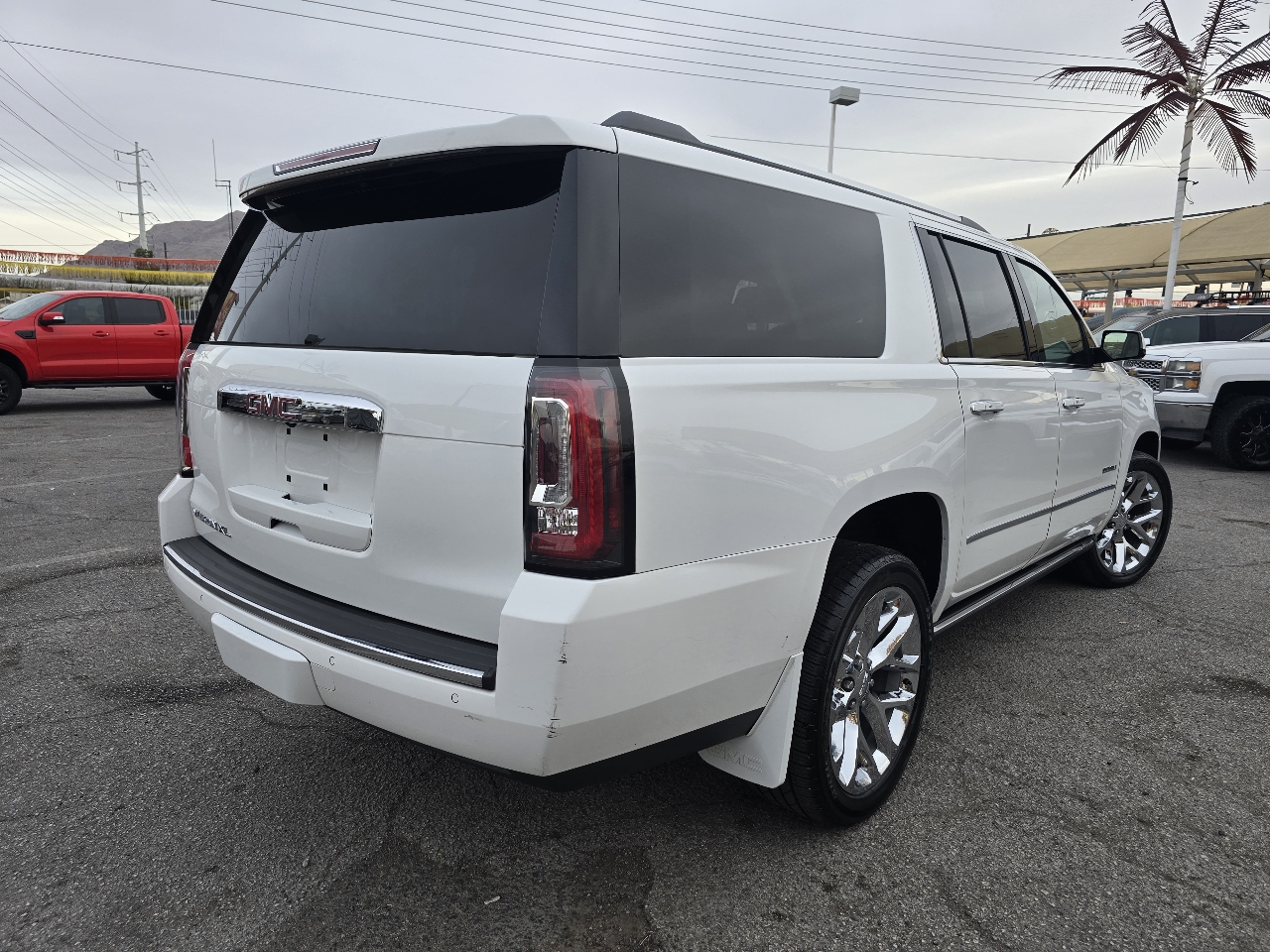 GMC Yukon XL 4WD 4dr Denali 2017