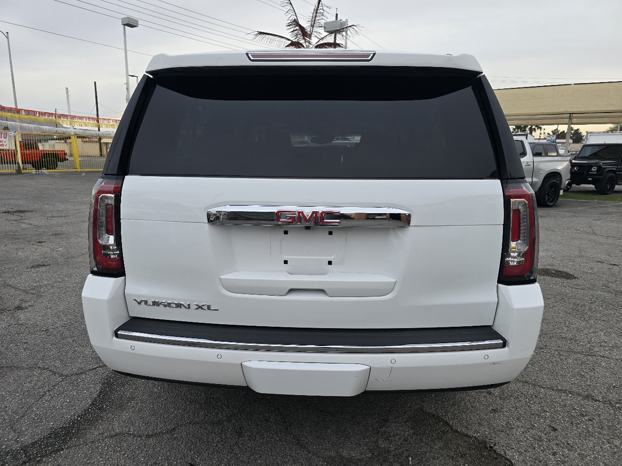 GMC Yukon XL 4WD 4dr Denali 2017