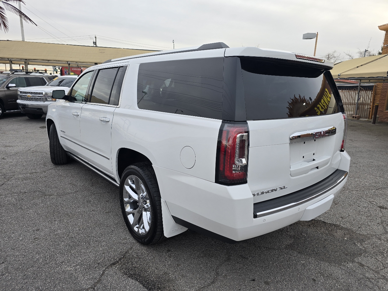 GMC Yukon XL 4WD 4dr Denali 2017