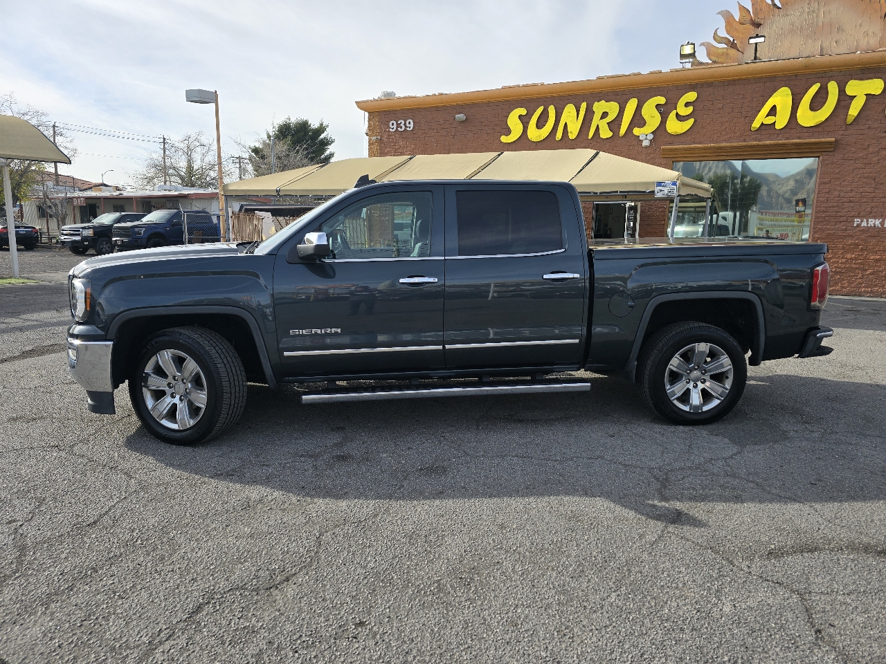 GMC Sierra 1500 2WD Crew Cab 143.5" SLT 2017