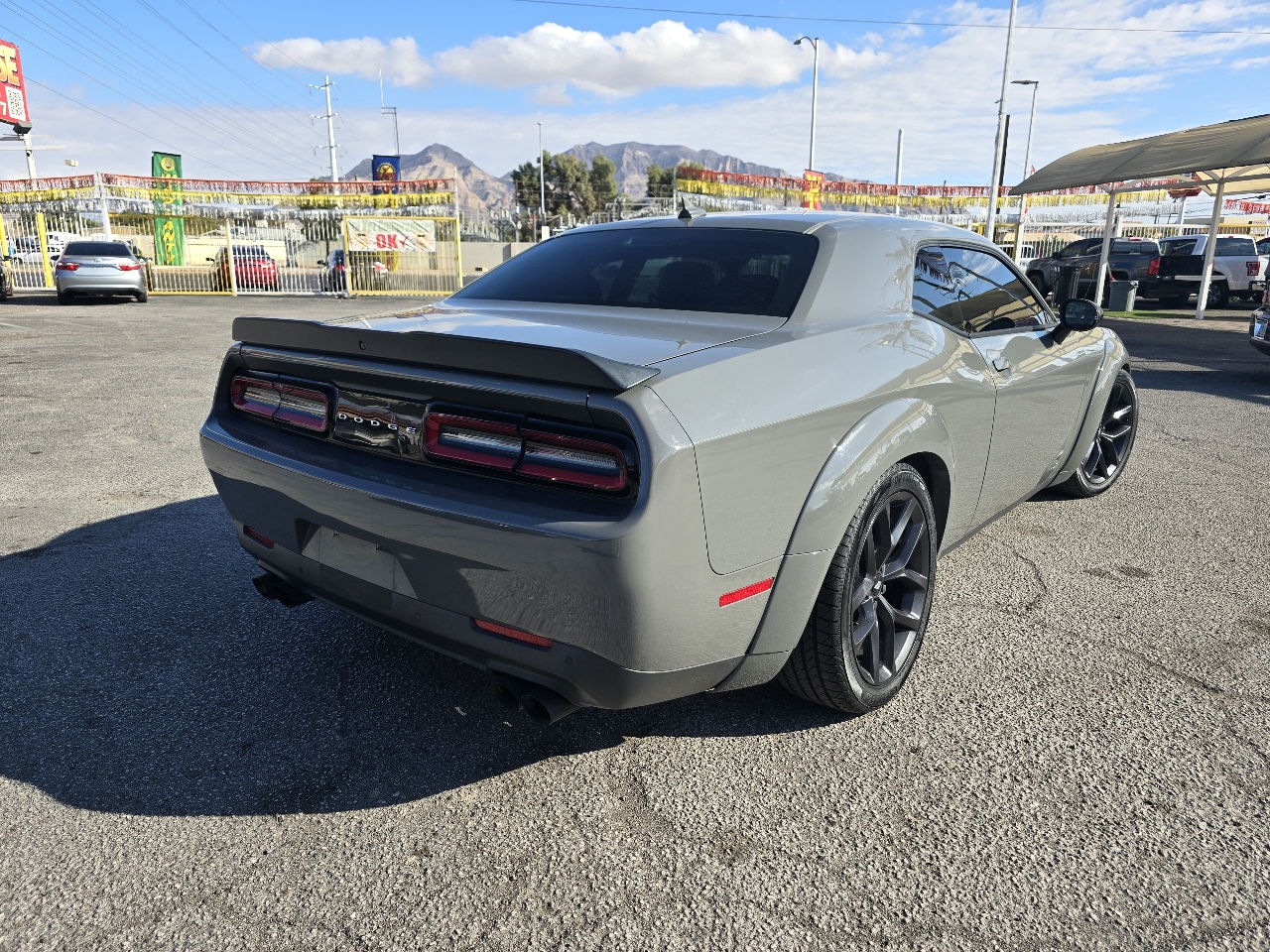 Dodge Challenger SXT RWD 2019