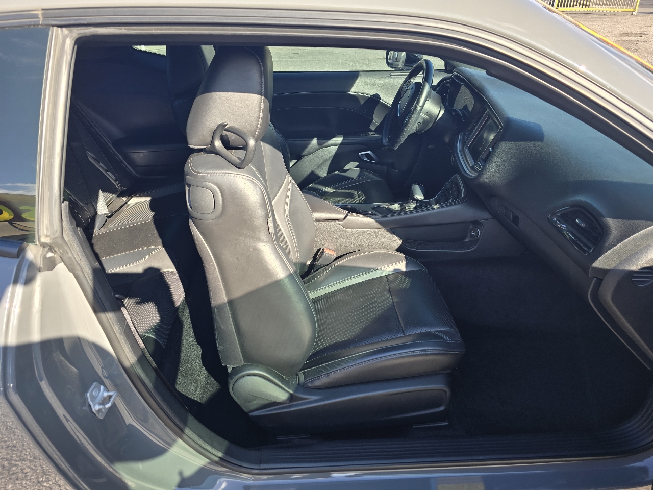 Dodge Challenger SXT RWD 2019