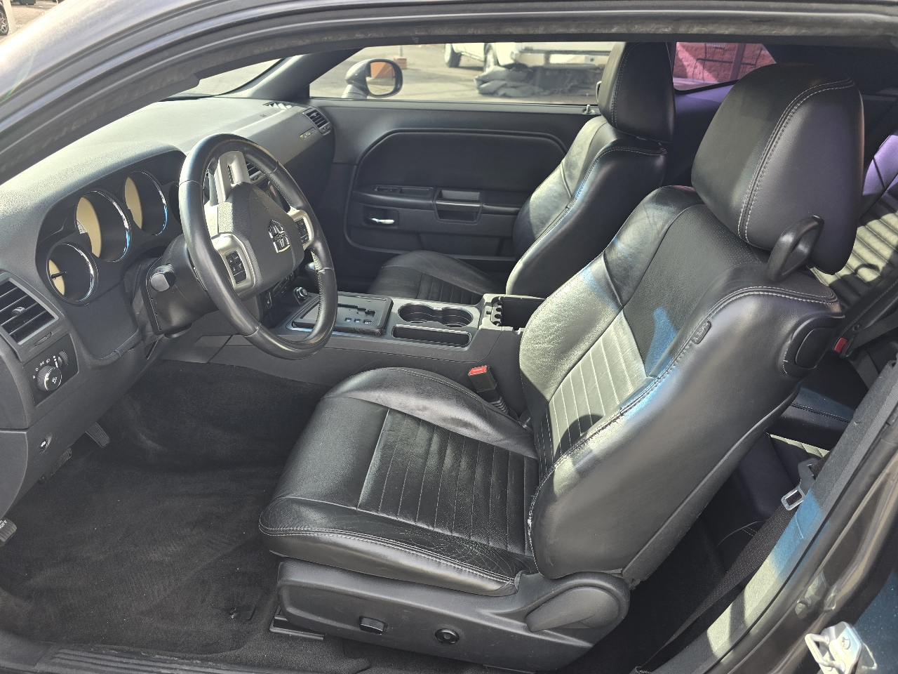 Dodge Challenger 2dr Cpe SXT Plus 2014