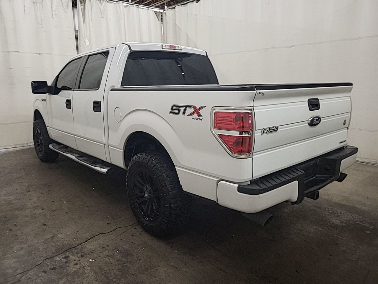 Ford F-150 4WD SuperCrew 145" STX 2014