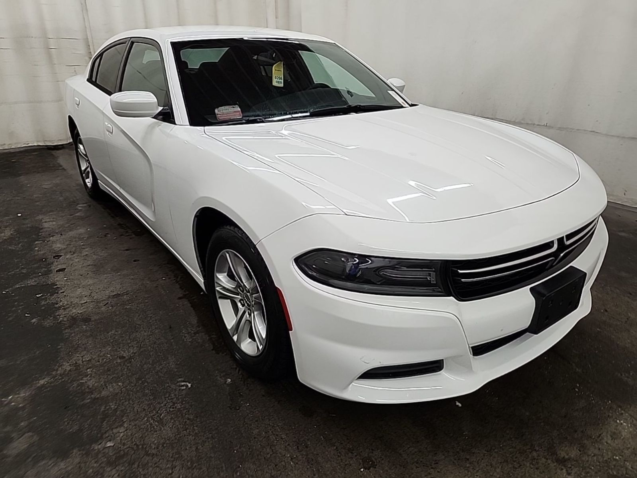 Dodge Charger 4dr Sdn SE RWD 2016
