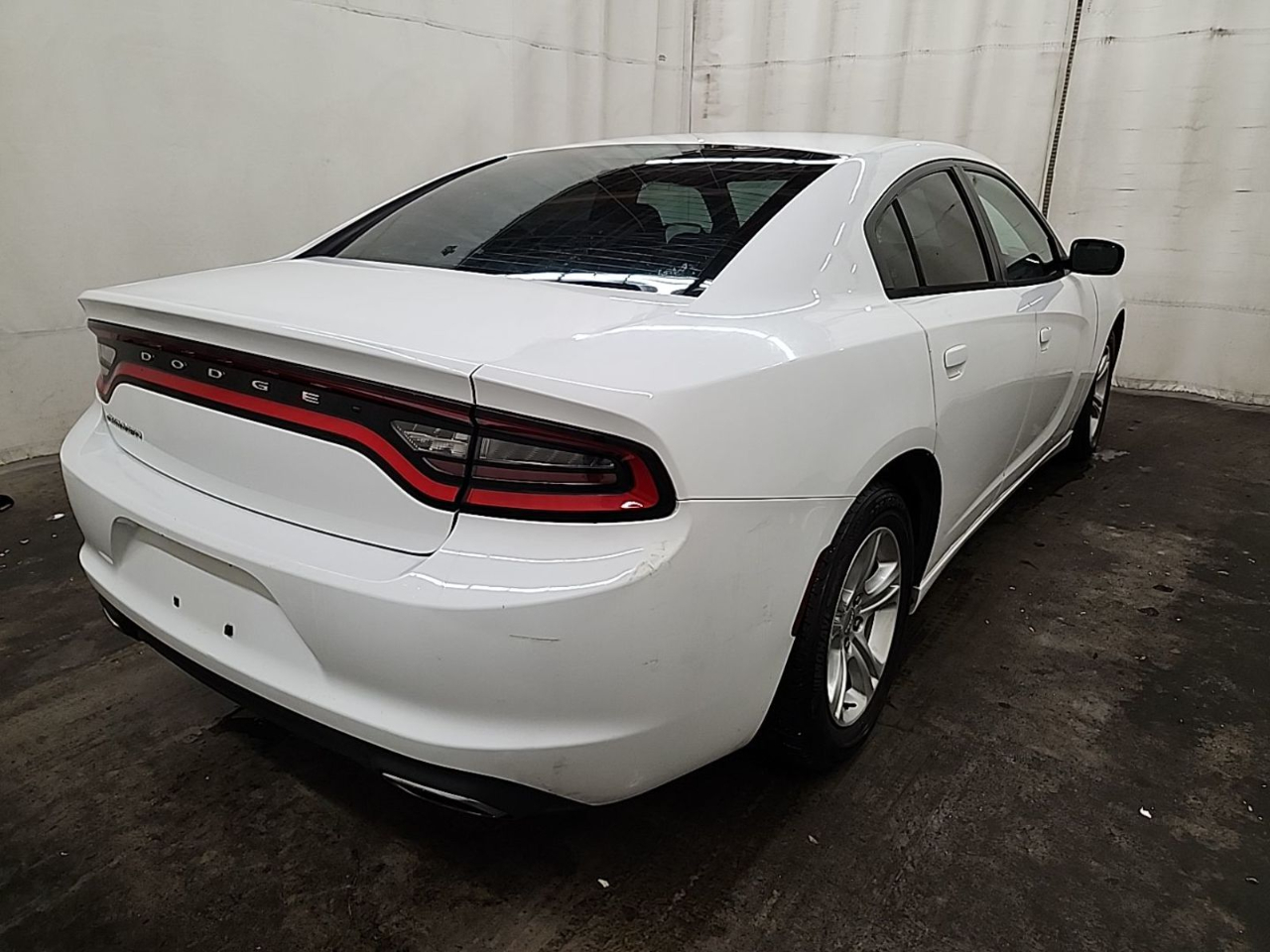 Dodge Charger 4dr Sdn SE RWD 2016