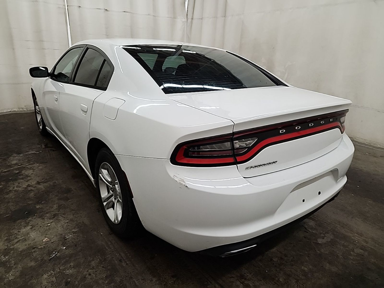 Dodge Charger 4dr Sdn SE RWD 2016