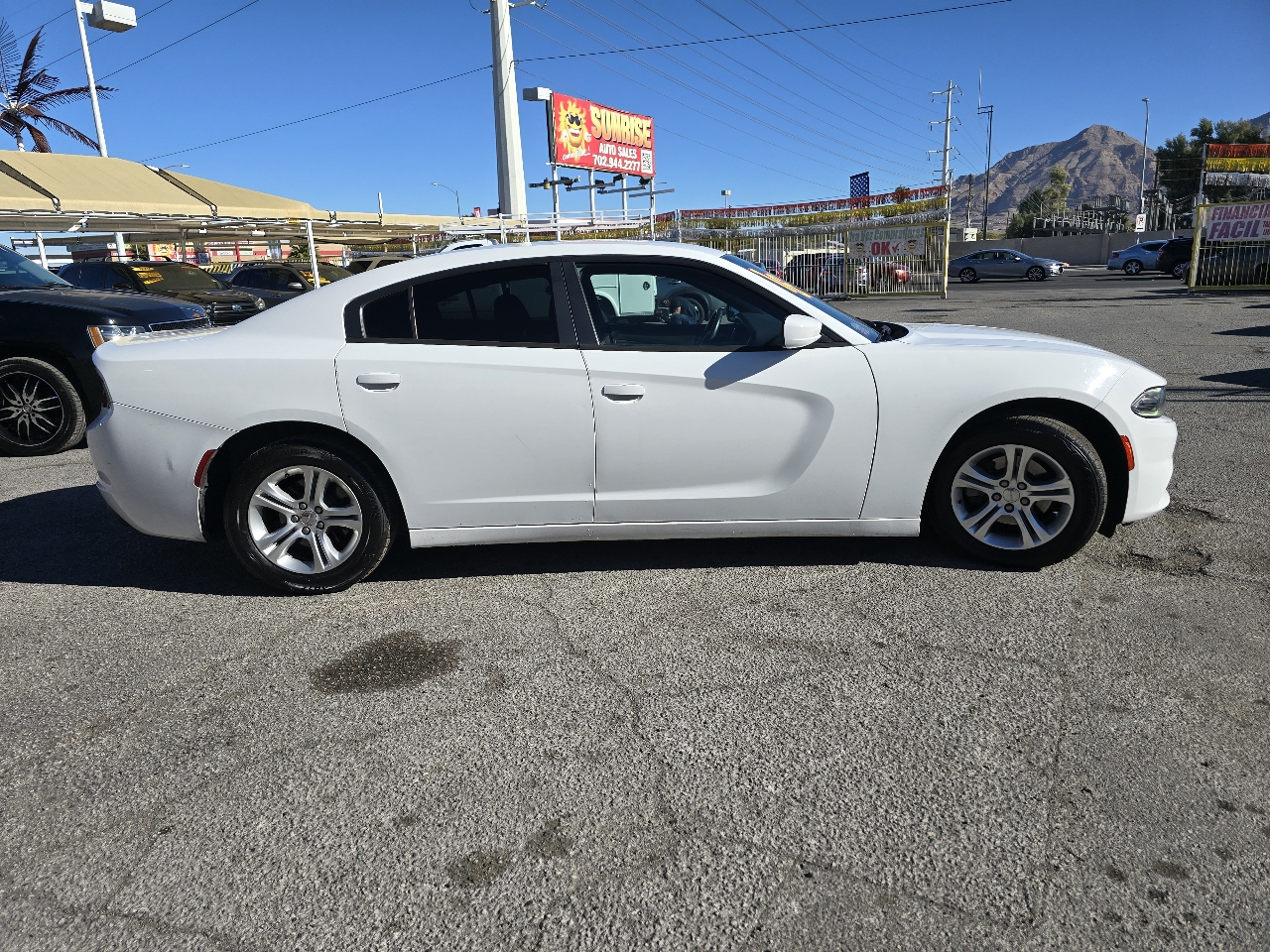 Dodge Charger 4dr Sdn SE RWD 2016