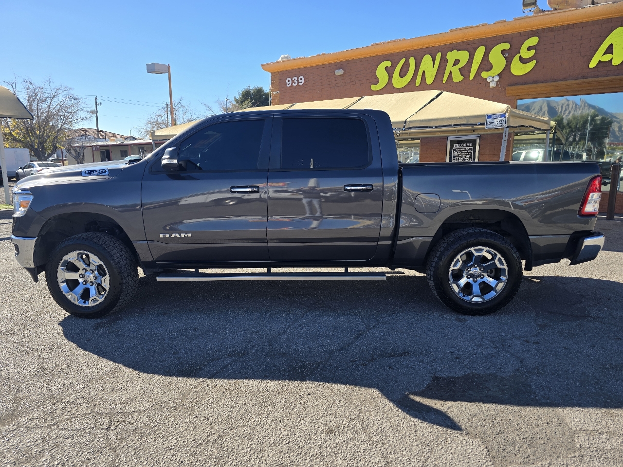 RAM 1500 Big Horn/Lone Star 4x4 Crew Cab 5'7" Box 2019